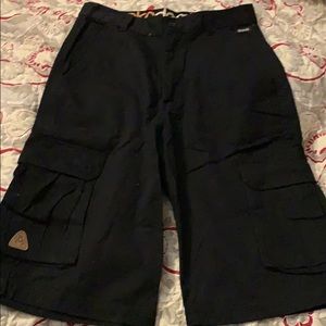 Men’s Akademiks cargo shorts